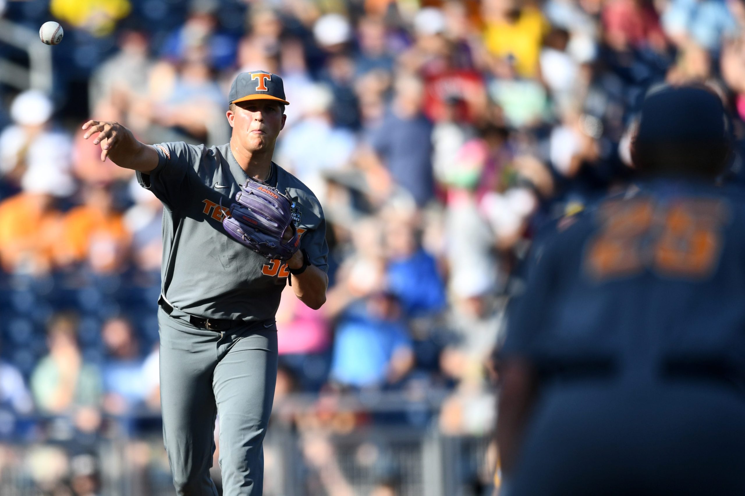 Tennessee baseball score vs. LSU in College World Series Live updates