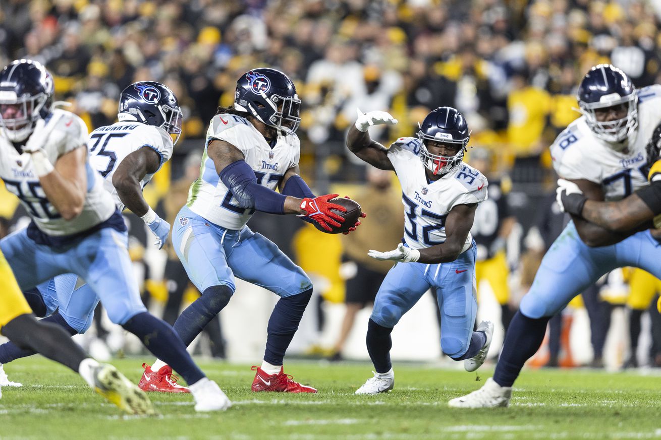Tennessee Titans v Pittsburgh Steelers