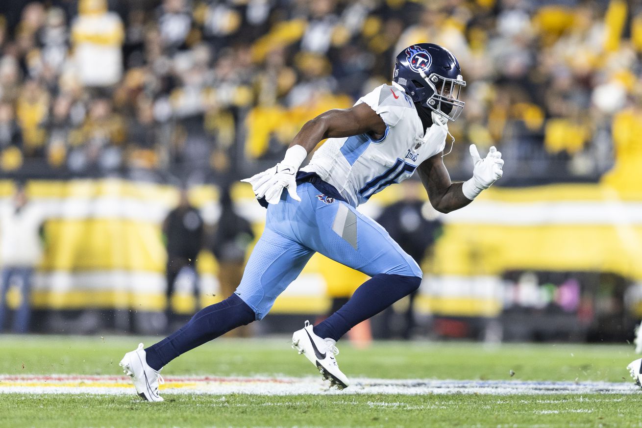 Tennessee Titans v Pittsburgh Steelers