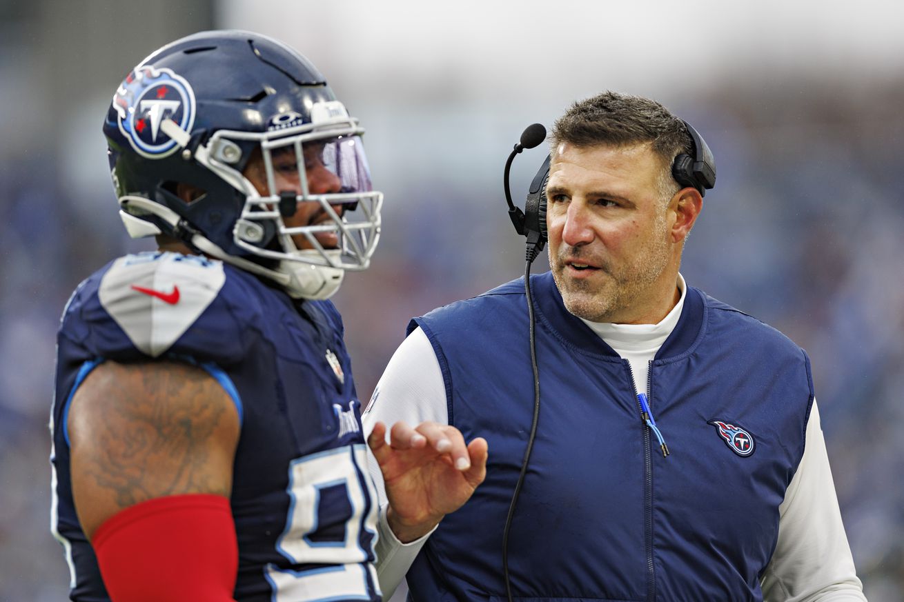 Caroliina Panthers v Tennessee Titans