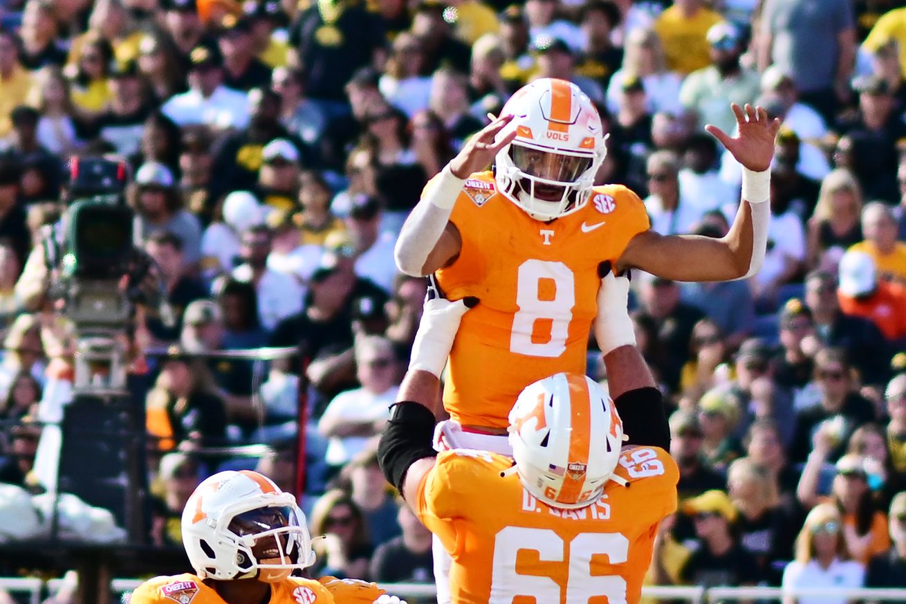 Cheez-It Citrus Bowl - Iowa v Tennessee