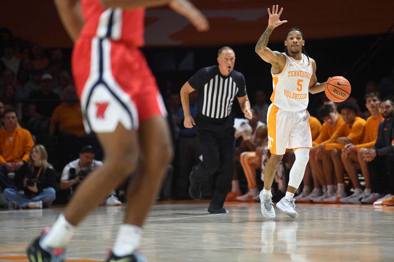 Syndication: The Knoxville News-Sentinel