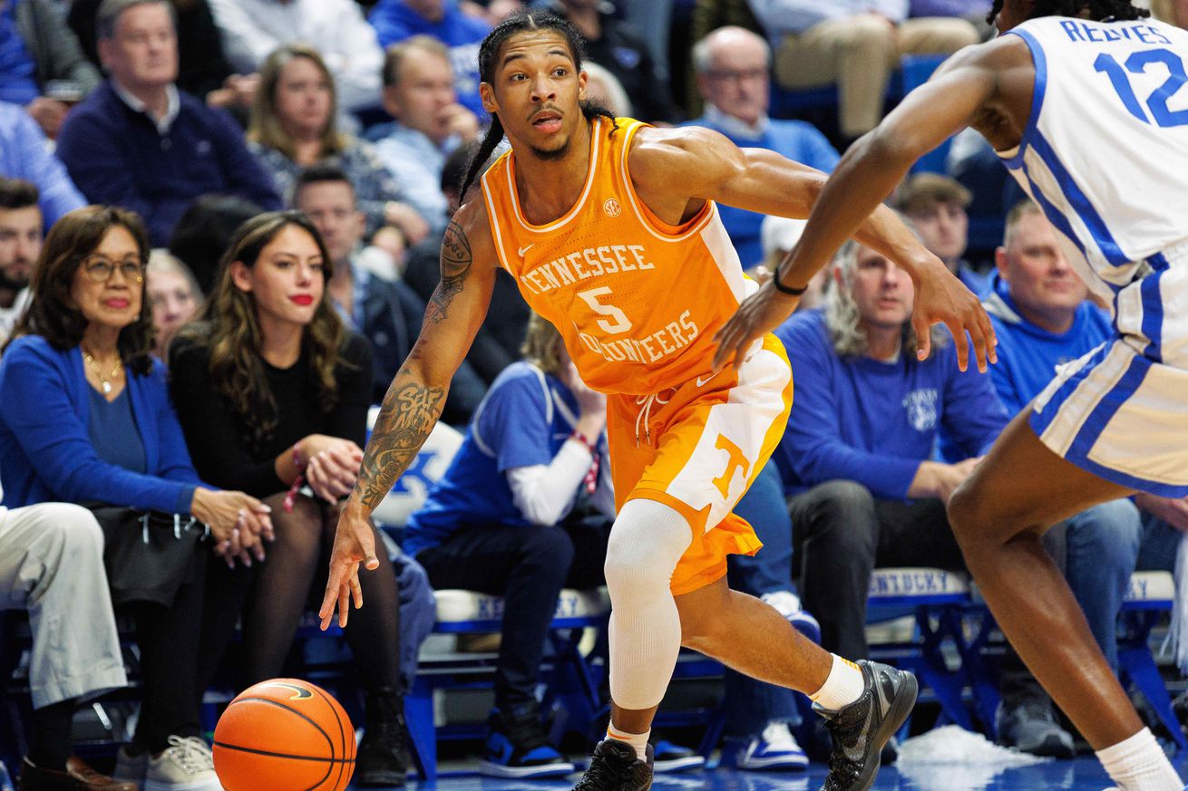 NCAA Basketball: Tennessee at Kentucky
