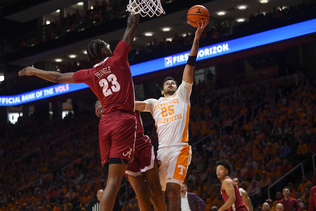 Syndication: The Knoxville News-Sentinel