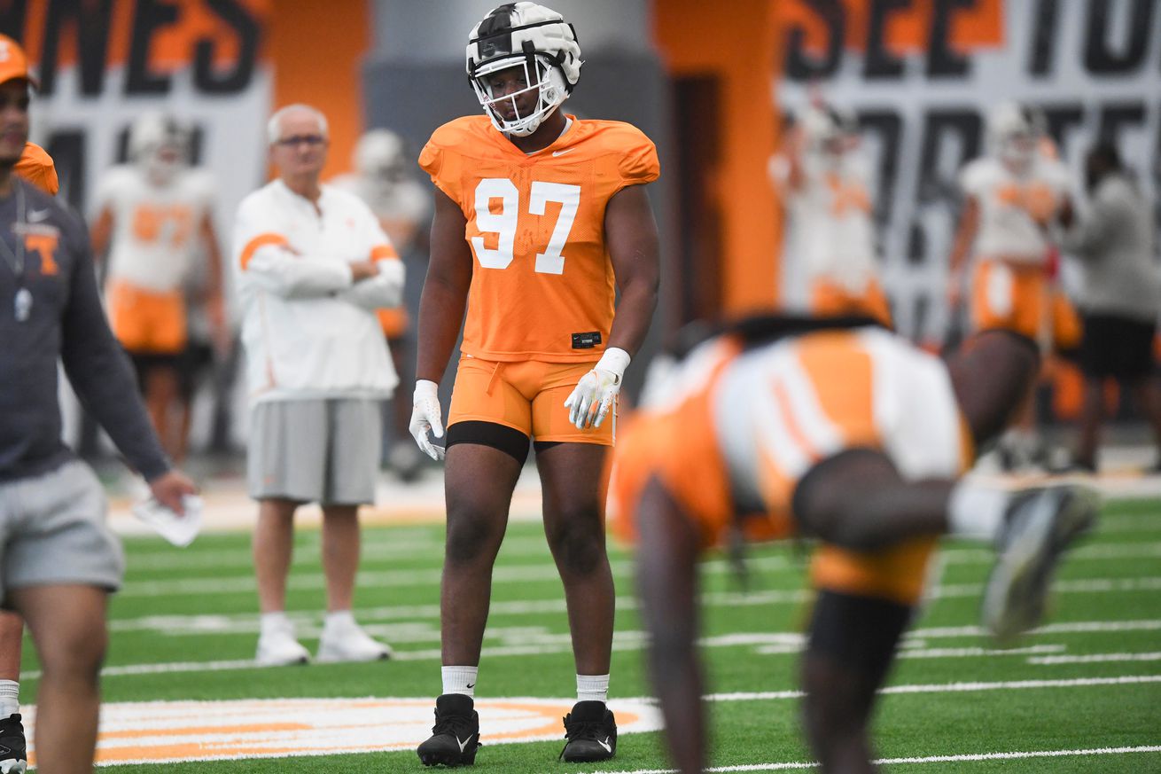 Syndication: The Knoxville News-Sentinel