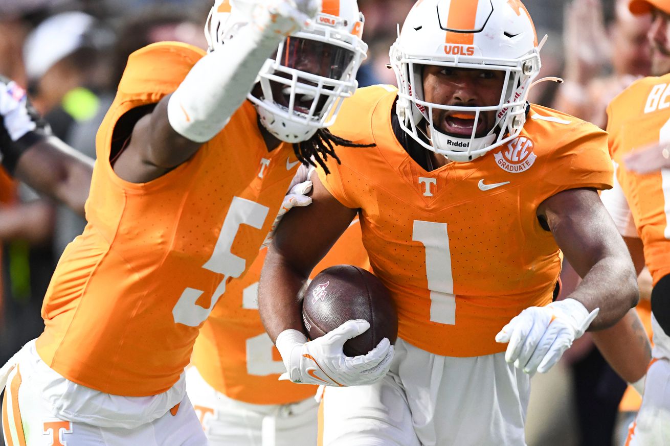 Syndication: The Knoxville News-Sentinel