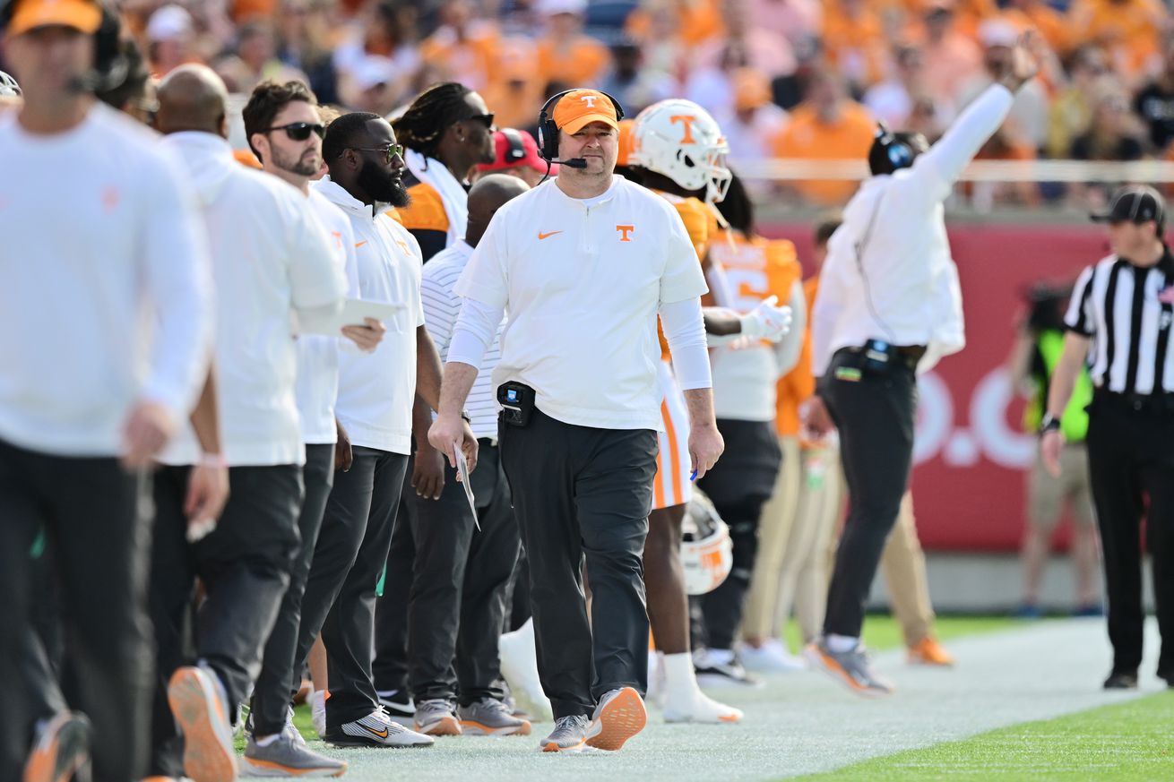 Cheez-It Citrus Bowl - Iowa v Tennessee