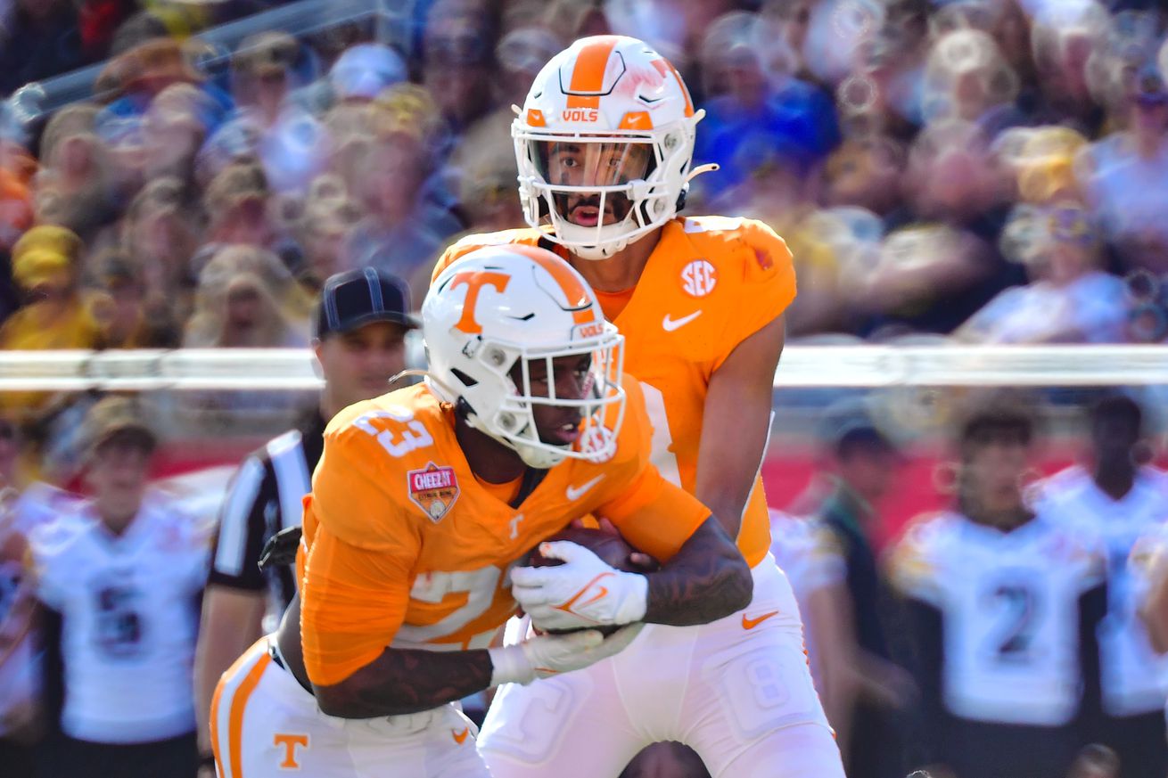 Cheez-It Citrus Bowl - Iowa v Tennessee