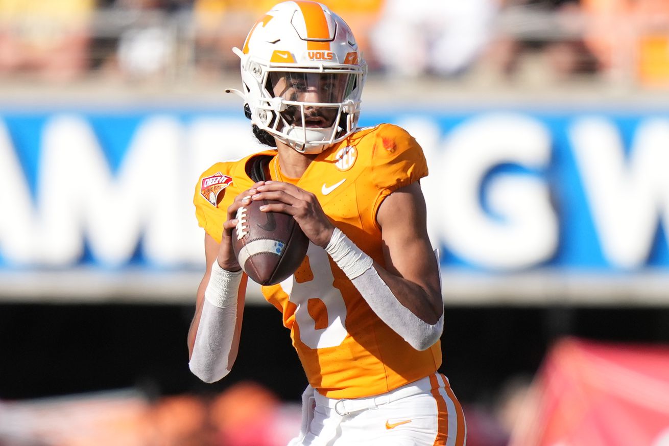 COLLEGE FOOTBALL: JAN 01 Cheez-It Citrus Bowl - Iowa vs Tennessee