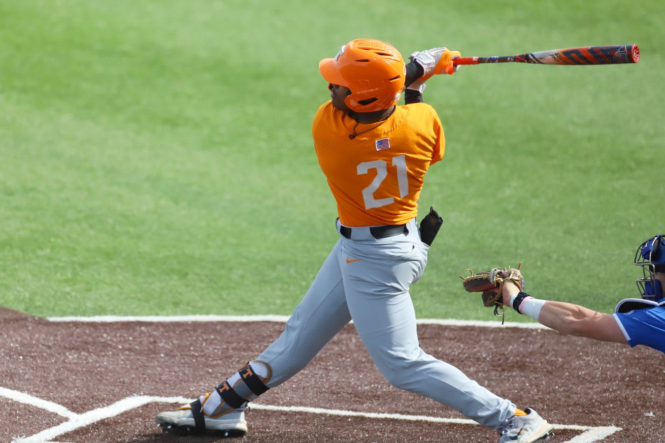 COLLEGE BASEBALL: APR 20 Tennessee at Kentucky