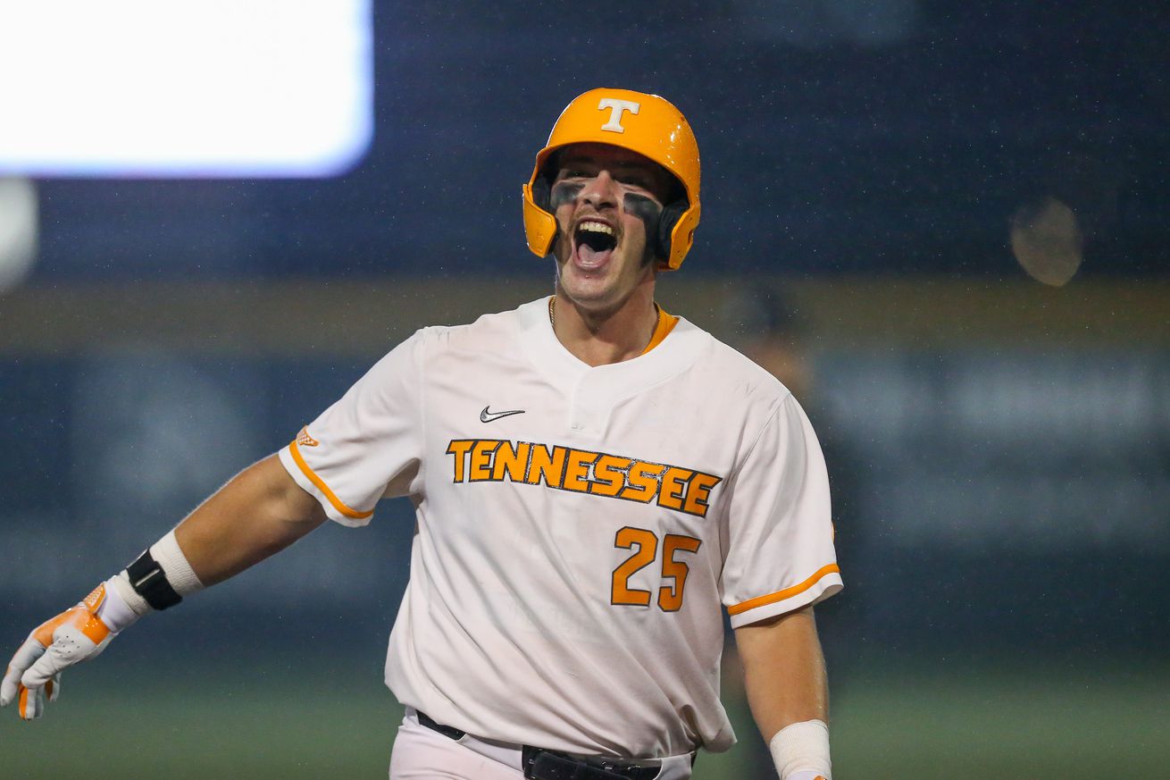 Syndication: The Knoxville News-Sentinel