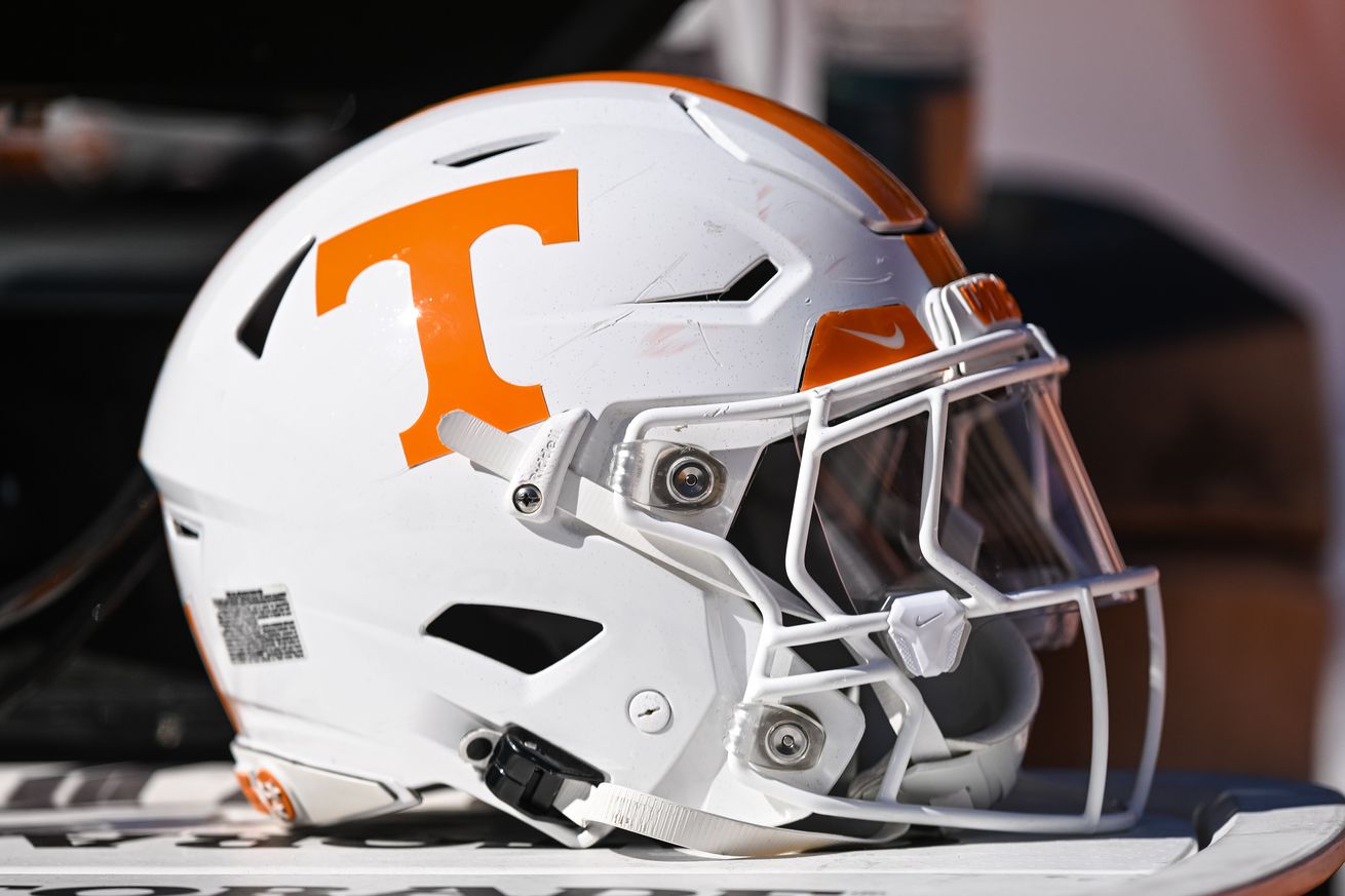 COLLEGE FOOTBALL: NOV 04 UConn at Tennessee