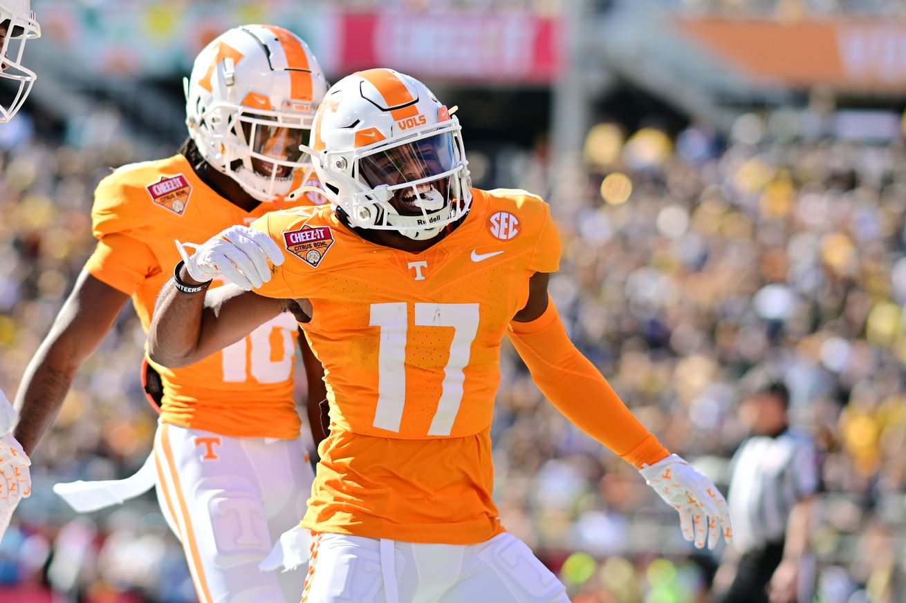 Cheez-It Citrus Bowl - Iowa v Tennessee