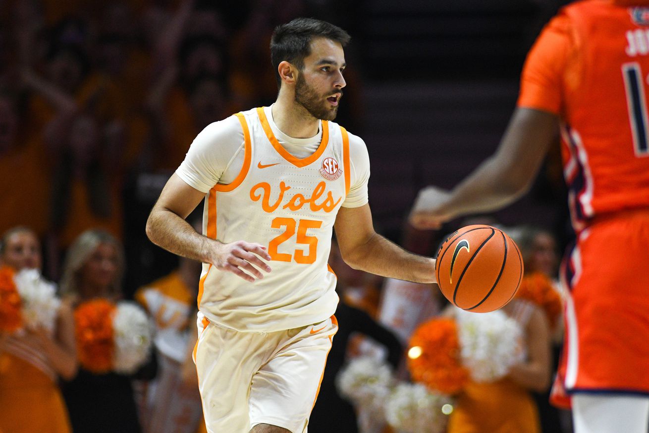 Syndication: The Knoxville News-Sentinel