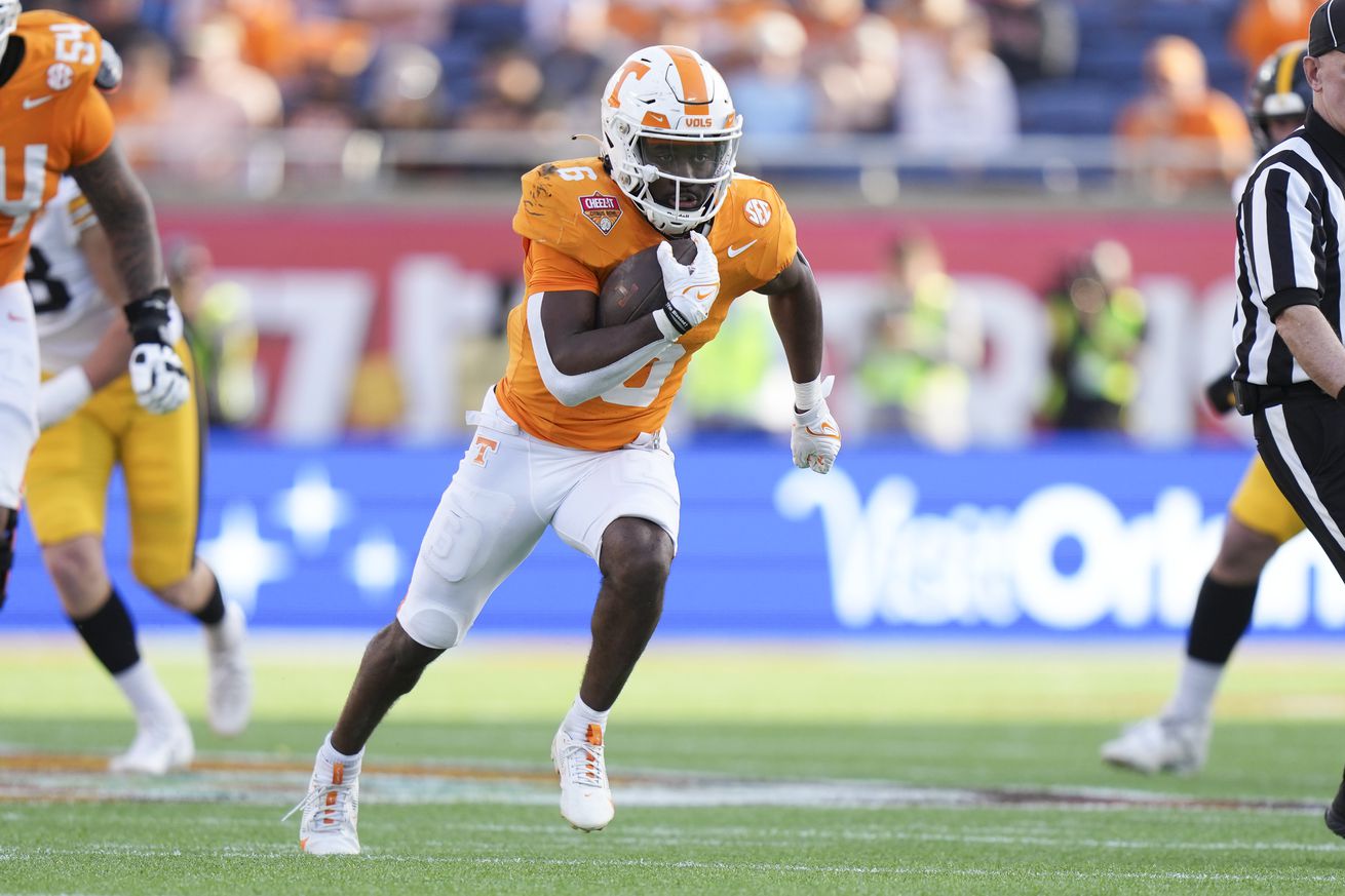 COLLEGE FOOTBALL: JAN 01 Cheez-It Citrus Bowl - Iowa vs Tennessee