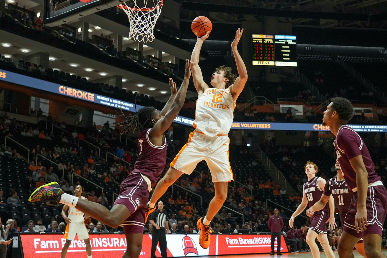 Syndication: The Knoxville News-Sentinel