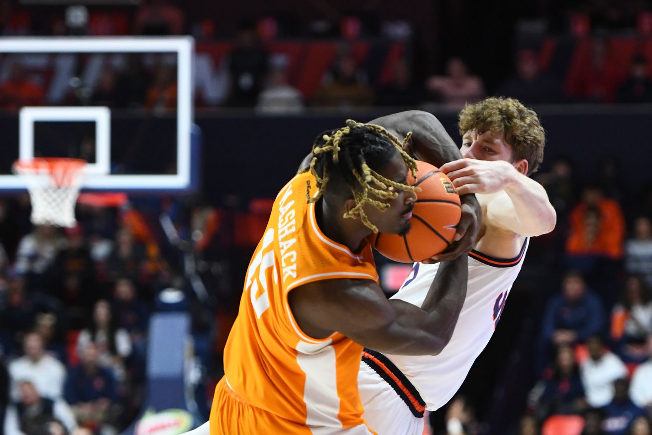 COLLEGE BASKETBALL: DEC 14 Tennessee at Illinois