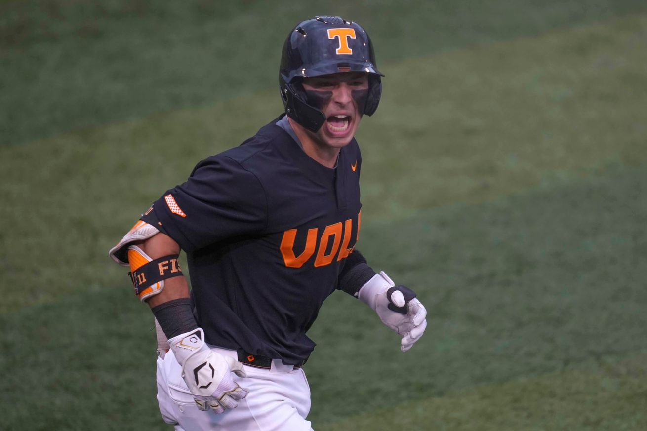 Syndication: The Knoxville News-Sentinel