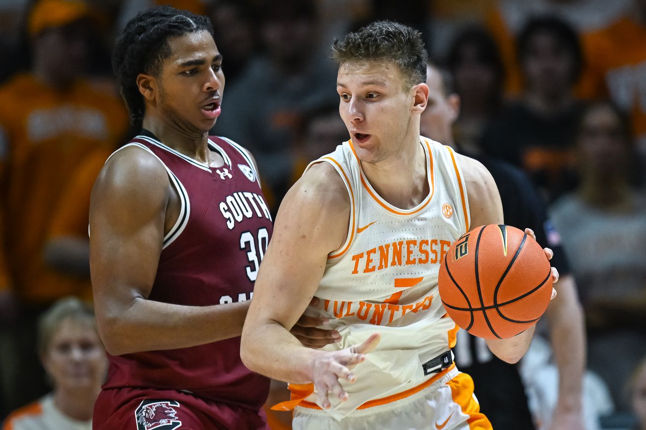 COLLEGE BASKETBALL: MAR 08 South Carolina at Tennessee