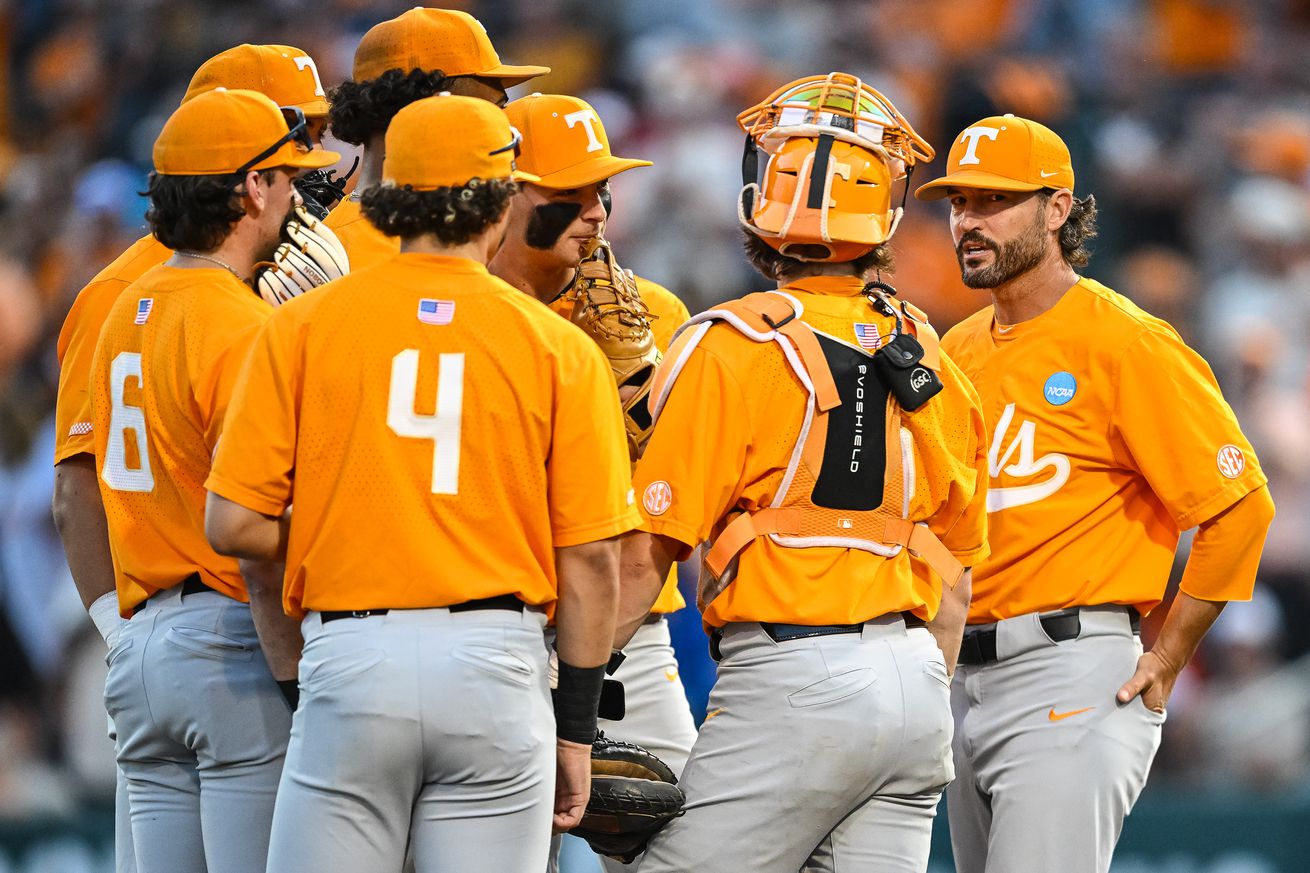 NCAA BASEBALL: MAY 31 Division I Regional - Cincinnati vs Tennessee