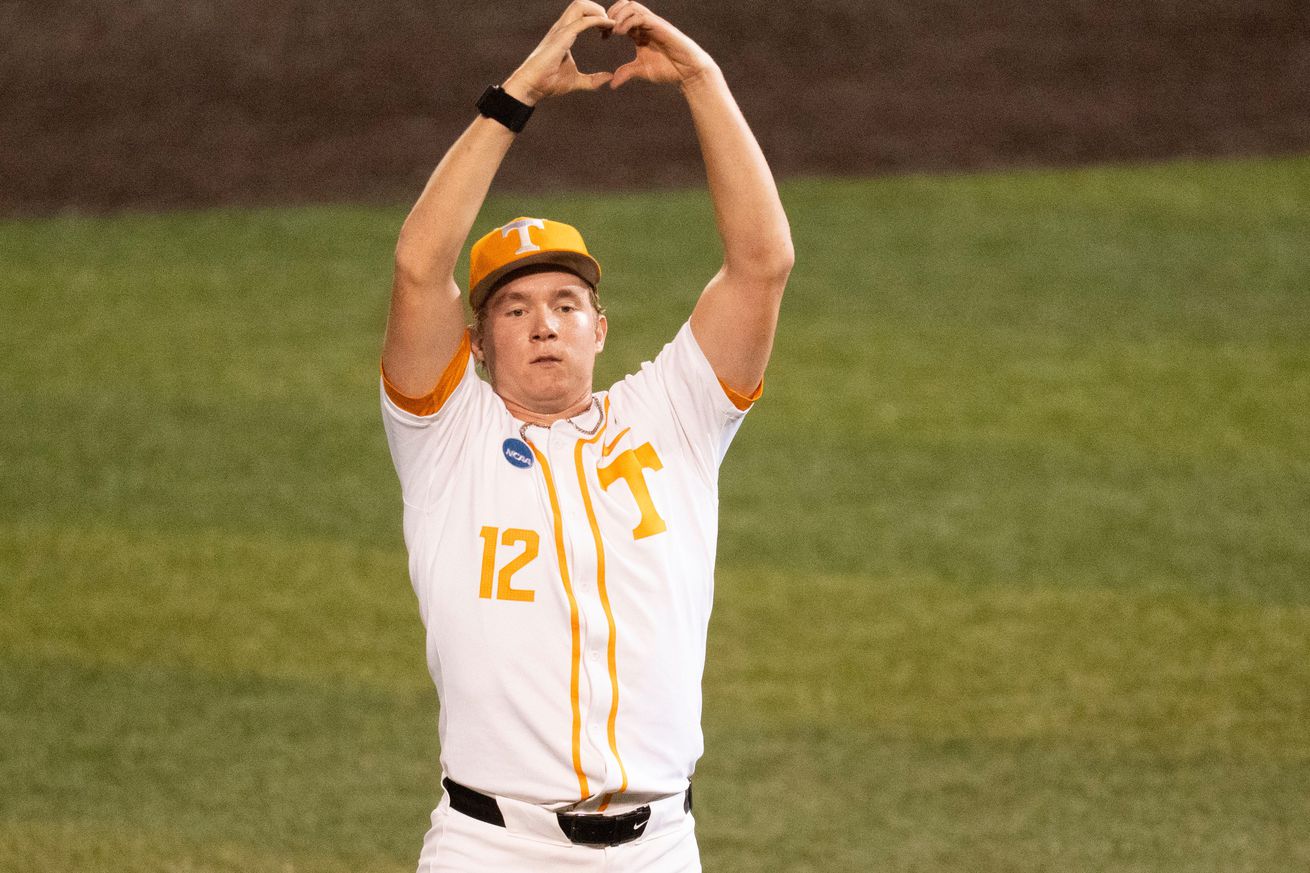 Syndication: The Knoxville News-Sentinel