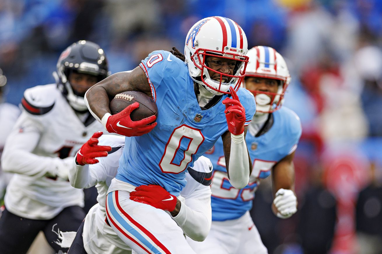 Houston Texans v Tennessee Titans