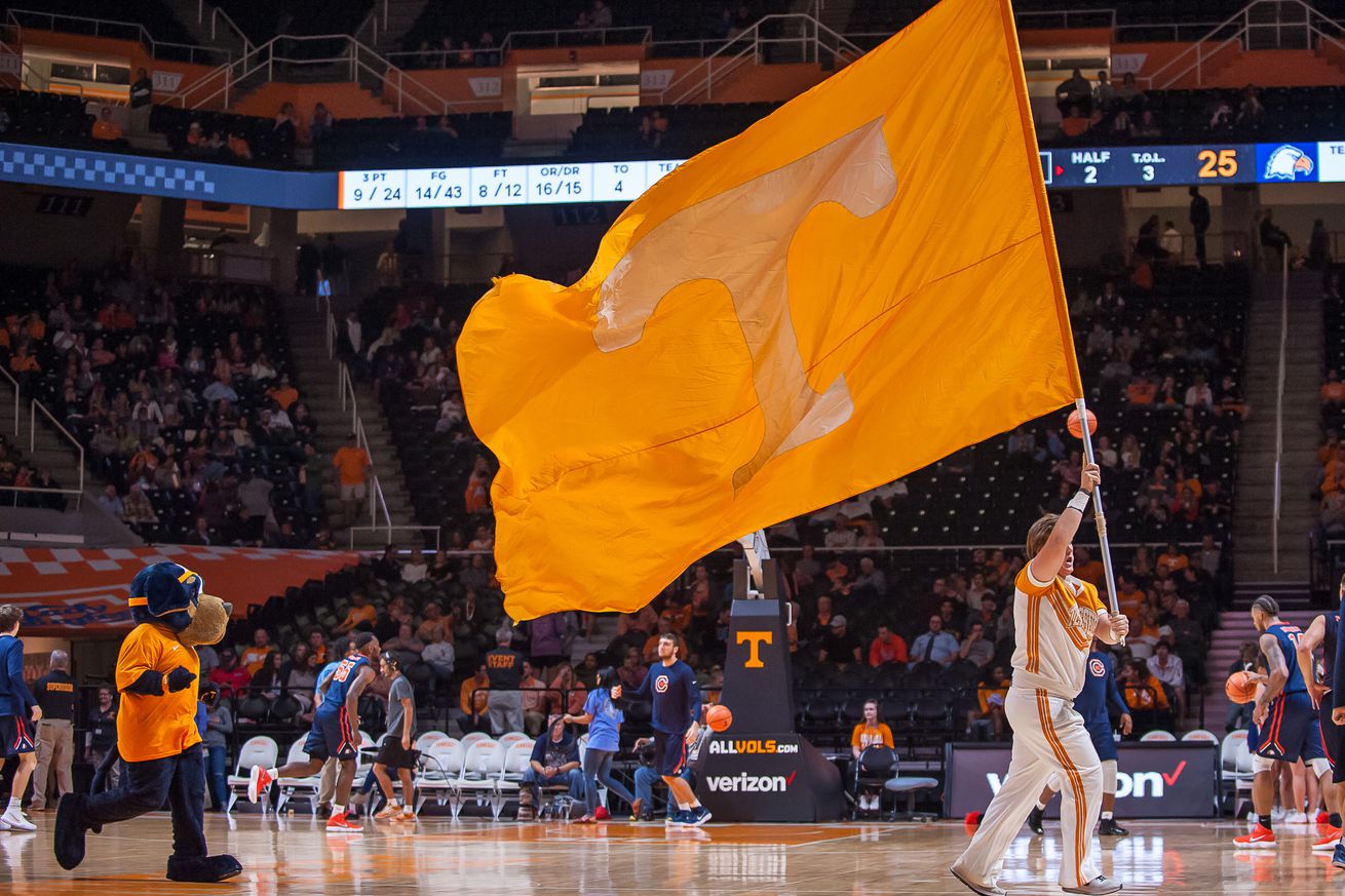 COLLEGE BASKETBALL: NOV 02 Caron-Newman at Tennessee